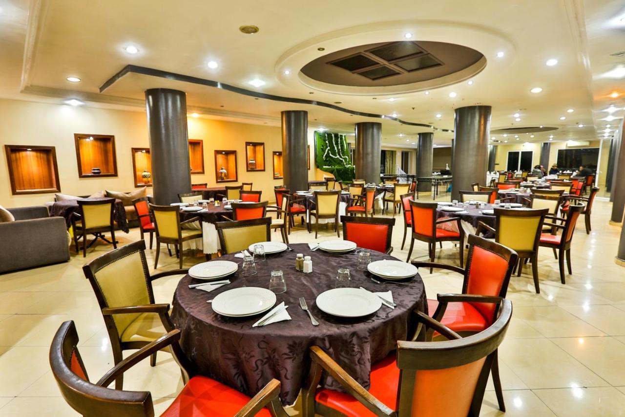 فندق Complexe El Bassatine بني ملال‎ المظهر الخارجي الصورة