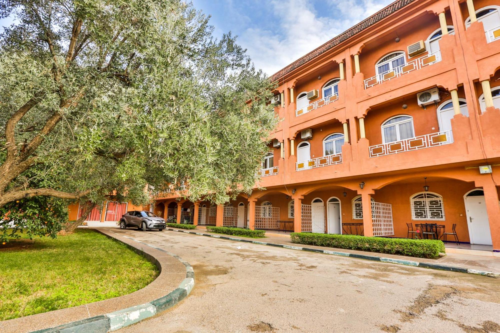 فندق Complexe El Bassatine بني ملال‎ المظهر الخارجي الصورة
